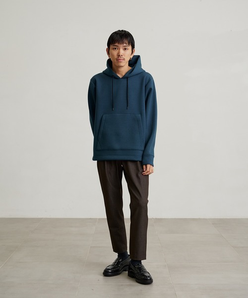 UNITED TOKYO（ユナイテッドトウキョウ）の「Aeroダンボールパーカー ｜ユニセックス着用可能 / 洗える / 防シワ / 速乾 / 軽量（パーカー・メンズ・ライトグレー/グリーン/ダークグレー/ブラック・1/3/2/4）」の8枚目の写真