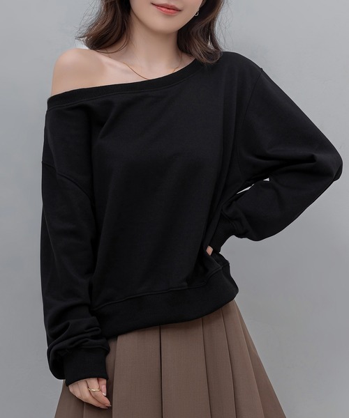 DAY CLOSET（デイ クローゼット）の「【ショート丈/そのまま肩出しワンショル】長袖 2WAY オフショルダー スウェット トレーナー レディース（スウェット・レディース・グレー/アイボリー/ブラック・FREE）」の2枚目の写真