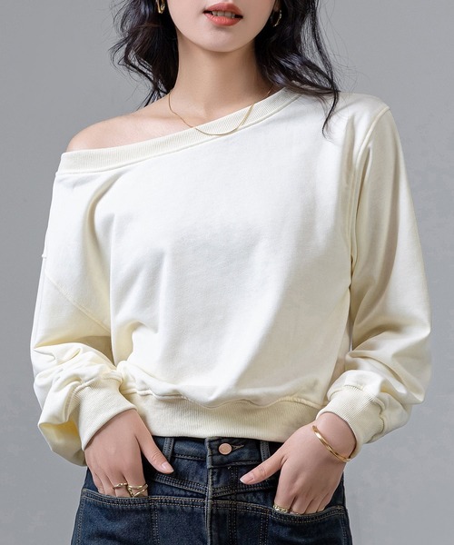 DAY CLOSET（デイ クローゼット）の「【ショート丈/そのまま肩出しワンショル】長袖 2WAY オフショルダー スウェット トレーナー レディース（スウェット・レディース・グレー/アイボリー/ブラック・FREE）」の6枚目の写真