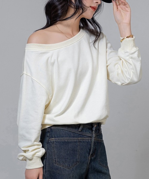 DAY CLOSET（デイ クローゼット）の「【ショート丈/そのまま肩出しワンショル】長袖 2WAY オフショルダー スウェット トレーナー レディース（スウェット・レディース・グレー/アイボリー/ブラック・FREE）」の7枚目の写真