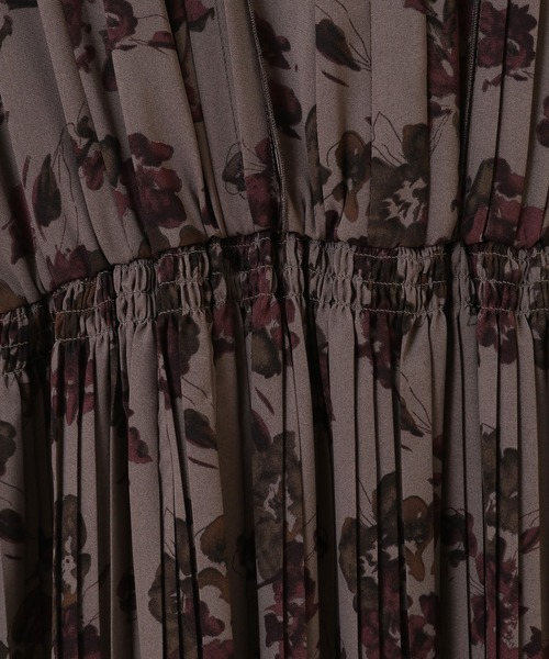 YECCA VECCA（イェッカヴェッカ）の「アートフラワー柄プリーツワンピース（ワンピース・レディース・オフホワイト/グレイッシュブルー/モカ・FREE）」の20枚目の写真