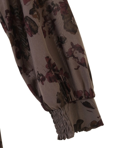 YECCA VECCA（イェッカヴェッカ）の「アートフラワー柄プリーツワンピース（ワンピース・レディース・オフホワイト/グレイッシュブルー/モカ・FREE）」の19枚目の写真