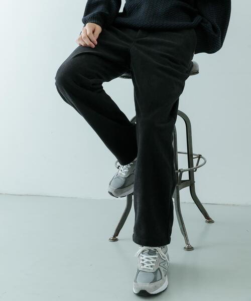 ITEMS URBANRESEARCH（アイテムズ アーバンリサーチ）の「裏フリース ボンディングコーデュロイパンツ（その他パンツ・メンズ・ライトベージュ/ブラック/ブラウン・SMALL/MEDIUM/LARGE）」の2枚目の写真