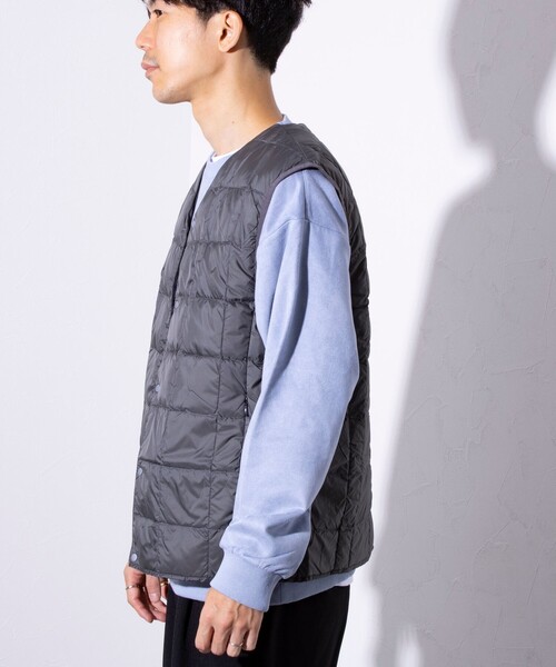 TAION(タイオン)の「【TAION/タイオン】ベーシック Vネックボタン インナーダウンベスト UNISEX/ユニセックス(ダウンベスト・メンズ・ブラック/チャコールグレー・M/L/XL/XXL/XXXL(150))」の12枚目の写真