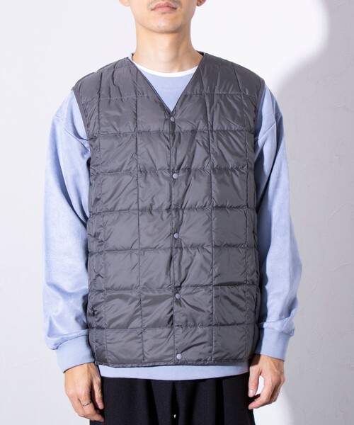 TAION(タイオン)の「【TAION/タイオン】ベーシック Vネックボタン インナーダウンベスト UNISEX/ユニセックス(ダウンベスト・メンズ・ブラック/チャコールグレー・M/L/XL/XXL/XXXL(150))」の8枚目の写真