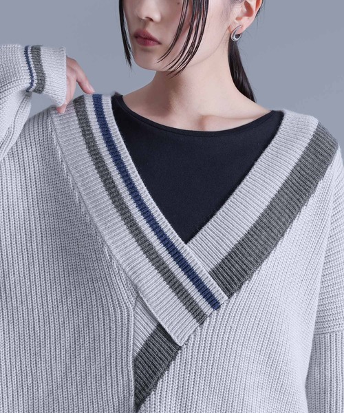 kOhAKU（コハク）の「『アシメ衿デザインニット』（ニット/セーター・レディース・ライトグレー/ブラック・FREE）」の21枚目の写真