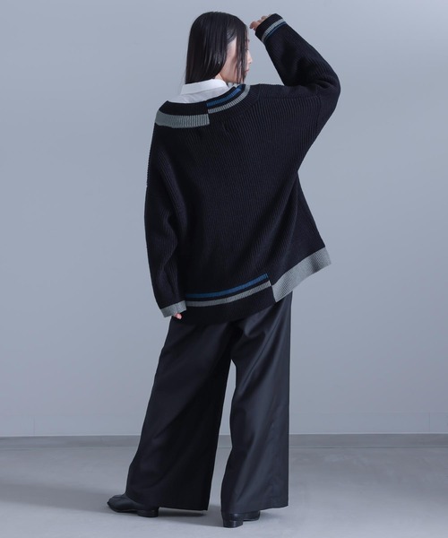 kOhAKU（コハク）の「『アシメ衿デザインニット』（ニット/セーター・レディース・ライトグレー/ブラック・FREE）」の14枚目の写真