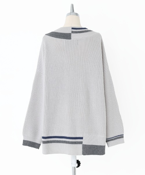 kOhAKU（コハク）の「『アシメ衿デザインニット』（ニット/セーター・レディース・ライトグレー/ブラック・FREE）」の9枚目の写真