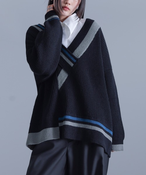 kOhAKU（コハク）の「『アシメ衿デザインニット』（ニット/セーター・レディース・ライトグレー/ブラック・FREE）」の17枚目の写真