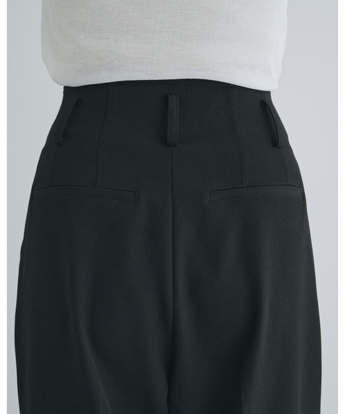 kiehtova（キエトヴァ）の「【kiehtova】FORM PANTS/フォーム パンツ（スラックス・レディース・ブラック/ベージュ・M/L）」の18枚目の写真