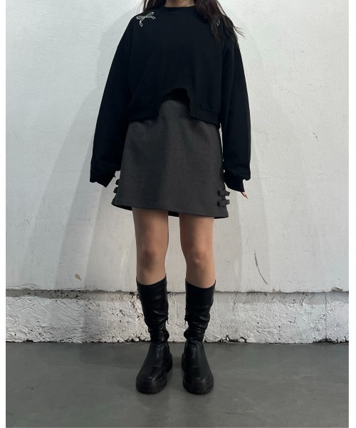 hugi(ハギ)の「ARCH CUT RIBBON SWEAT/アーチカットリボンスウェット(スウェット・レディース・ホワイト/ブラック・FREE)」の4枚目の写真