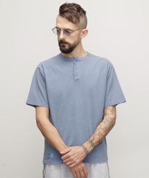 schott（ショット）の「Schott/ショット/PIGMENT OD SS HENLEY NECK T-SHIRT/ピグメント オーバーダイ ヘンリーネック Ｔシャツ（Tシャツ/カットソー）」