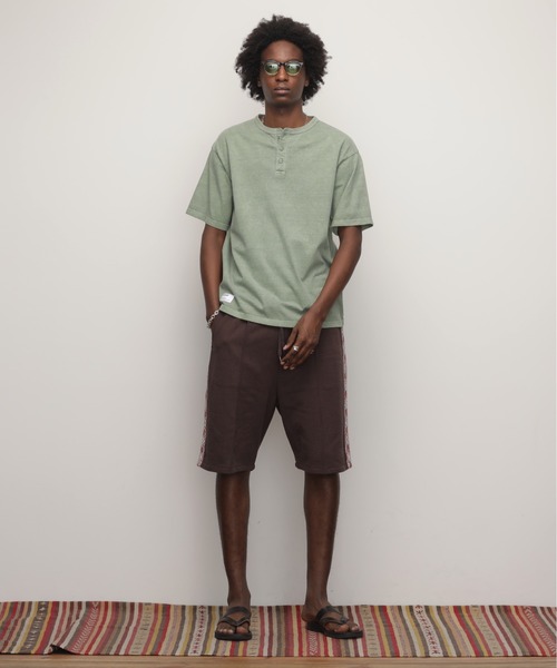 schott(ショット)の「Schott/ショット/PIGMENT OD SS HENLEY NECK T-SHIRT/ピグメント オーバーダイ ヘンリーネック Tシャツ(Tシャツ/カットソー・メンズ・ブラック/ブルーグレー/ブラウン系その他/オフホワイト/ナチュラル/セージグリーン・S/M/L/XL/2XL)」の12枚目の写真
