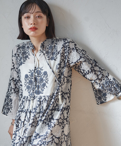 Remind me and forever（リマインドミーアンドフォーエバー）の「【India series】【WEB限定】インドコットン総花柄ワンピース（ワンピース・レディース・ブルー/ブラック/モカ・MEDIUM）」の8枚目の写真