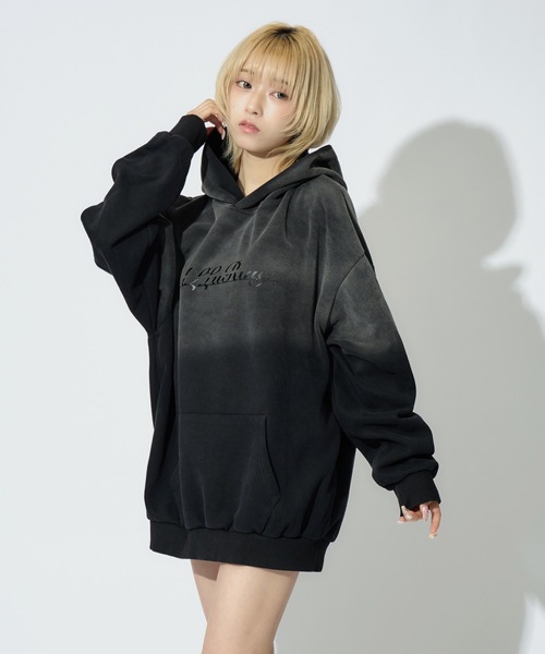 ALLuRing ChaRm(アリュリングチャーム)の「AR Rubber Print Gradation Hoodie / ARロゴ ラバープリントグラデーションフーディー(パーカー・レディース・ブラック・L/M)」の14枚目の写真