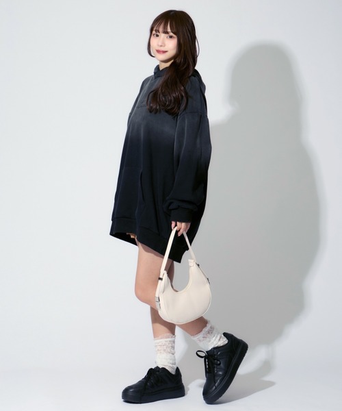ALLuRing ChaRm(アリュリングチャーム)の「AR Rubber Print Gradation Hoodie / ARロゴ ラバープリントグラデーションフーディー(パーカー・レディース・ブラック・L/M)」の20枚目の写真