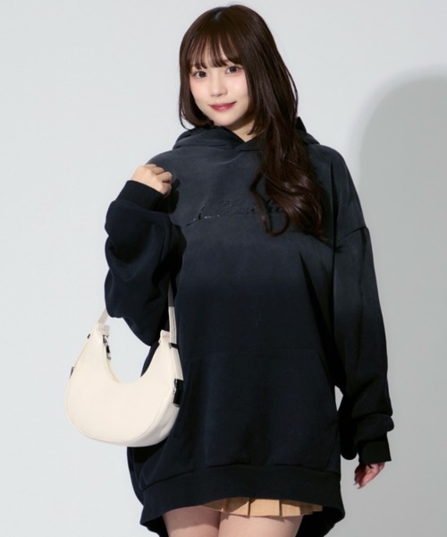 ALLuRing ChaRm(アリュリングチャーム)の「AR Rubber Print Gradation Hoodie / ARロゴ ラバープリントグラデーションフーディー(パーカー・レディース・ブラック・L/M)」の17枚目の写真