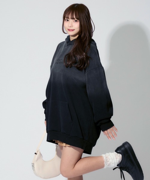 ALLuRing ChaRm(アリュリングチャーム)の「AR Rubber Print Gradation Hoodie / ARロゴ ラバープリントグラデーションフーディー(パーカー・レディース・ブラック・L/M)」の22枚目の写真