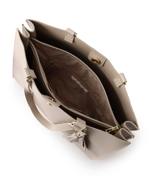 grove(グローブ)の「【人間工学・A4】スクエアタッセルチャームトート(トートバッグ・レディース・ライトグレー/オフホワイト/ブラック/サックスブルー・00)」の12枚目の写真