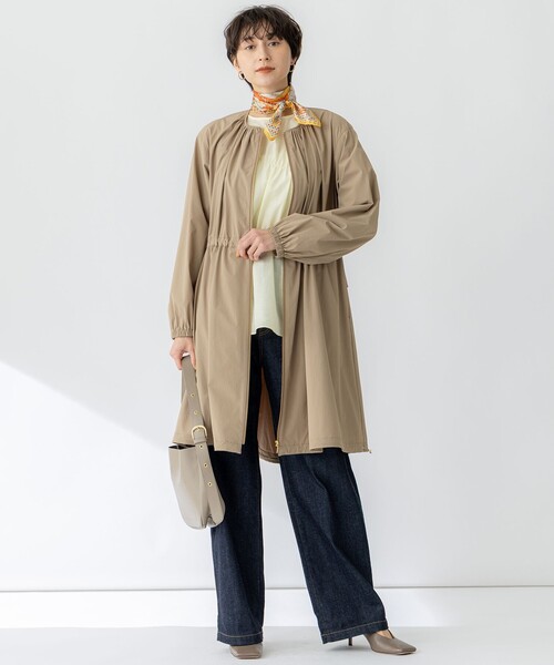 23区 L(ニジュウサンクオオキイサイズ)の「【洗える】シアーコットンシルク シャーリング デザイン ブラウス(シャツ/ブラウス・レディース・ベージュ系/ライトイエロー系/モスグリーン系/ブラック系・44/46/48)」の12枚目の写真