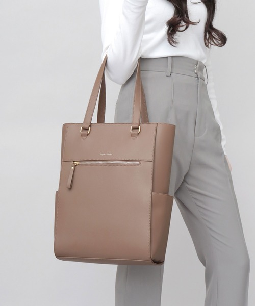 Legato Largo（レガートラルゴ）の「レザー調 ビジネス トートバッグ A4・PC収納対応 ブライトバッグシリーズ（ビジネスバッグ・レディース・ライトグレー/ブラウン/ブラック・FREE）」の14枚目の写真