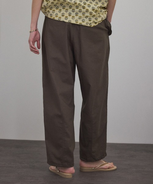 SALON adam et rope'（サロン アダム エ ロペ）の「【ZOZOTOWN限定】[XS-Lサイズ展開]ミリタリータックパンツ（チノパンツ・レディース・ブラック/ブラウン/カーキ・S/M/L/XS）」の7枚目の写真