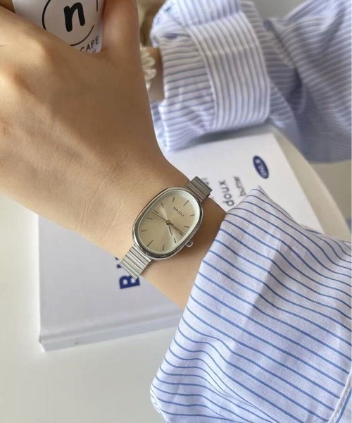 ammy.（エイミードット）の「【 ammy. / エイミードット 】 オーバル フレーム 腕時計（アナログ腕時計・レディース・ブラック×シルバー/ホワイト系/ゴールド系/ブラック系/シルバー系/ブラック×ゴールド・FREE）」の5枚目の写真