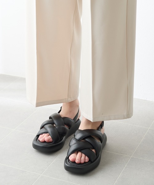 coca(ANDEX shoes product)(コカ)の「かかとベルト ボリューム パテッド クロスサンダル(サンダル・レディース・ブラック・SMALL/MEDIUM/LARGE)」の3枚目の写真