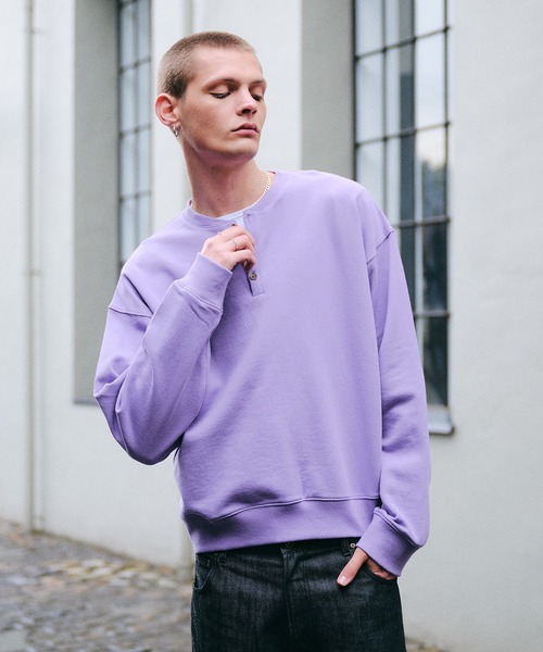 Regen Glanz(レーゲングランツ)の「henry neck sweatshirt/ヘンリーネックスウェット(スウェット・メンズ・ブラック/グレー/ブラック系その他/ライトホワイト/ネイビー/ブルー/ライトパープル/レッド・LARGE/MEDIUM/SMALL)」の7枚目の写真