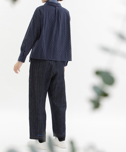 nop de nod(ノップドゥノッド)の「エンブロイダリークロップドシャツ(シャツ/ブラウス・レディース・ネイビー/オフホワイト/ブルー・M)」の5枚目の写真