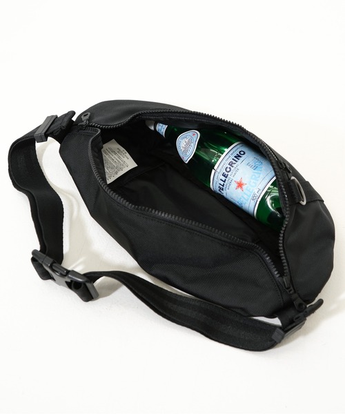 NEW ERA(ニューエラ)の「【NEW ERA/ニューエラ】WAIST BAG 1680D 3(ボディバッグ/ウエストポーチ・メンズ・ブラック/ブラック×ホワイト/ブラック系その他/サンドベージュ・FREE)」の12枚目の写真
