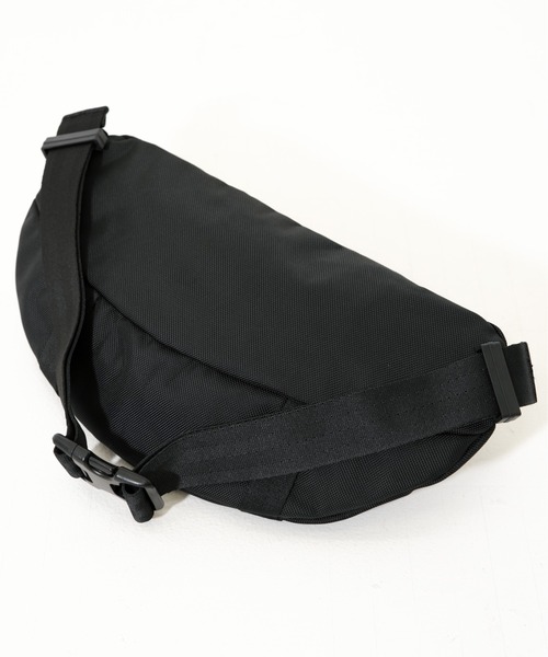 NEW ERA(ニューエラ)の「【NEW ERA/ニューエラ】WAIST BAG 1680D 3(ボディバッグ/ウエストポーチ・メンズ・ブラック/ブラック×ホワイト/ブラック系その他/サンドベージュ・FREE)」の13枚目の写真