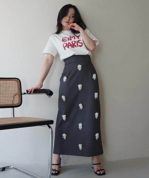 EIMY ISTOIRE(エイミーイストワール)の「ビジュー刺繍タイトスカート(スカート・レディース・グレー/ベージュ・M/S)」の3枚目の写真