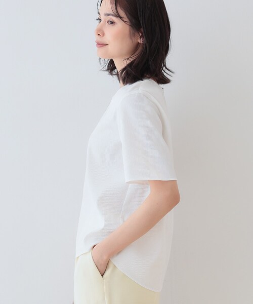 INDIVI（インディヴィ）の「【洗える／凹凸素材】シンプルVネックブラウス（シャツ/ブラウス・レディース・ホワイト/ライトブルー/グレー系その他6・40/38/05/15 /13/19/03）」の5枚目の写真