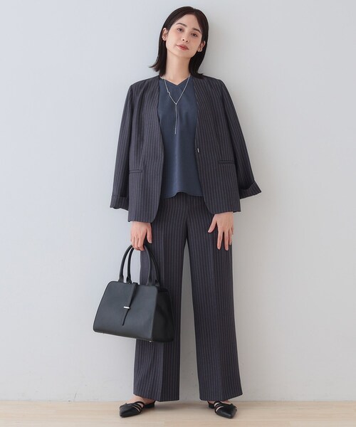 INDIVI（インディヴィ）の「【洗える／凹凸素材】シンプルVネックブラウス（シャツ/ブラウス・レディース・ホワイト/ライトブルー/グレー系その他6・40/38/05/15 /13/19/03）」の15枚目の写真