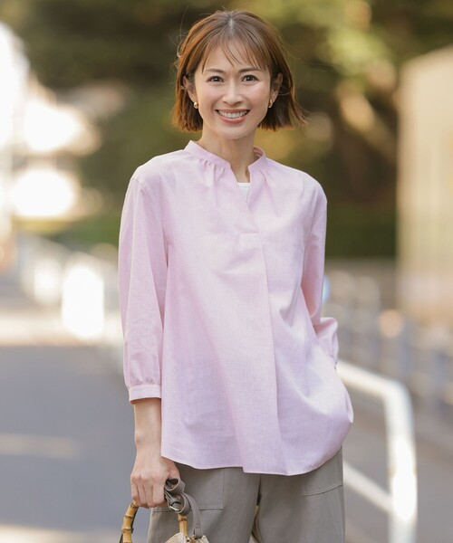 J.PRESS Ladies(J.プレス レディス)の「【洗える】リネンminiチェック バンドカラー プルオーバー ブラウス(シャツ/ブラウス・レディース・ライトグリーン系3/ネイビー系3/ピンク系3・XS)」の3枚目の写真