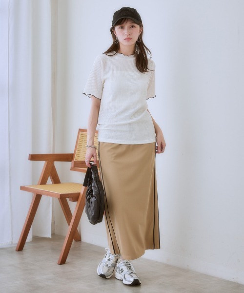 SMILE LAND（スマイルランド）の「＜大きいサイズ＞ 配色カットソージャガード半袖プルオーバー（Tシャツ/カットソー・レディース・ブラック系/ホワイト系・L/LL/3L/4L/5L）」の3枚目の写真