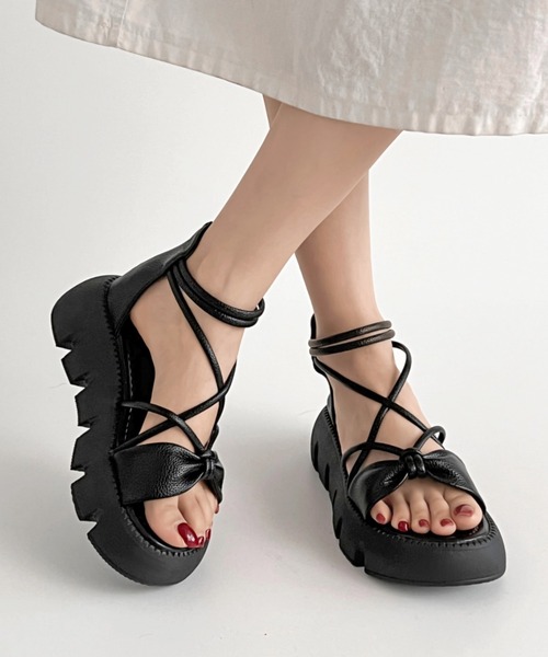 Shoes in Closet（シューズインクローゼット）の「軽量厚底 やわらか コードストラップ バックファスナー リボン サンダル 993（サンダル・レディース・ブラック/アイボリー・S/M/L/LL/3L）」の15枚目の写真