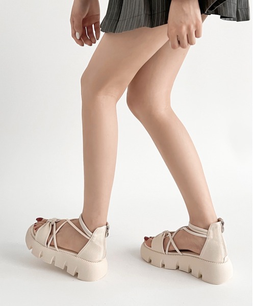 Shoes in Closet（シューズインクローゼット）の「軽量厚底 やわらか コードストラップ バックファスナー リボン サンダル 993（サンダル・レディース・ブラック/アイボリー・S/M/L/LL/3L）」の8枚目の写真