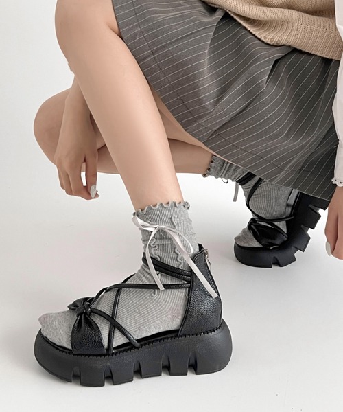 Shoes in Closet（シューズインクローゼット）の「軽量厚底 やわらか コードストラップ バックファスナー リボン サンダル 993（サンダル・レディース・ブラック/アイボリー・S/M/L/LL/3L）」の16枚目の写真