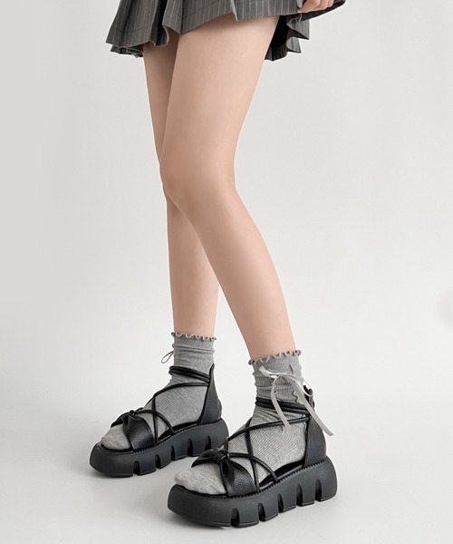 Shoes in Closet（シューズインクローゼット）の「軽量厚底 やわらか コードストラップ バックファスナー リボン サンダル 993（サンダル・レディース・ブラック/アイボリー・S/M/L/LL/3L）」の17枚目の写真