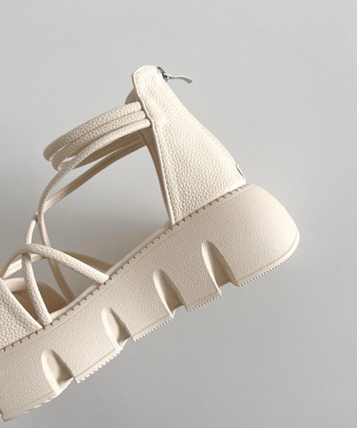 Shoes in Closet(シューズインクローゼット)の「軽量厚底 やわらか コードストラップ バックファスナー リボン サンダル 993(サンダル・レディース・ブラック/アイボリー・S/M/L/LL/3L)」の20枚目の写真