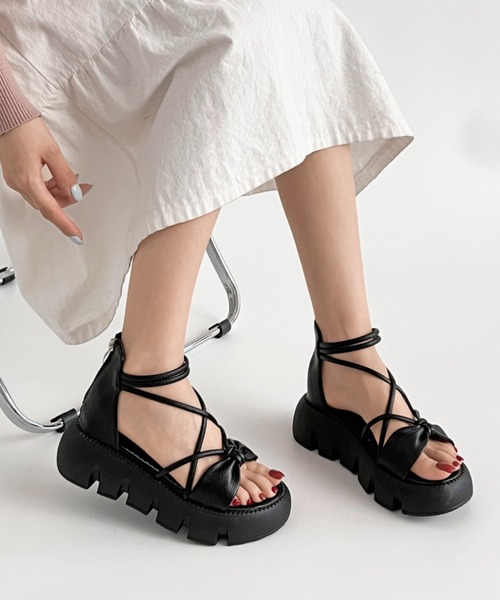 Shoes in Closet（シューズインクローゼット）の「軽量厚底 やわらか コードストラップ バックファスナー リボン サンダル 993（サンダル・レディース・ブラック/アイボリー・S/M/L/LL/3L）」の4枚目の写真