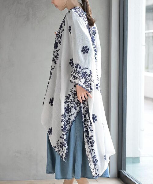 rps（アールピーエス）の「刺繍ストールポンチョ（マフラー・レディース・ブルー/オフホワイト/チャコールグレー・フリー）」の9枚目の写真