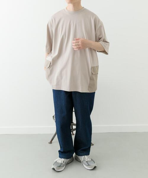 ITEMS URBANRESEARCH（アイテムズ アーバンリサーチ）の「サイドポケットキリカエクルーネックTシャツ（Tシャツ/カットソー・メンズ・ブラック/グレー系その他/カーキ/チャコールグレー/ホワイト・MEDIUM/LARGE/X-LARGE）」の18枚目の写真