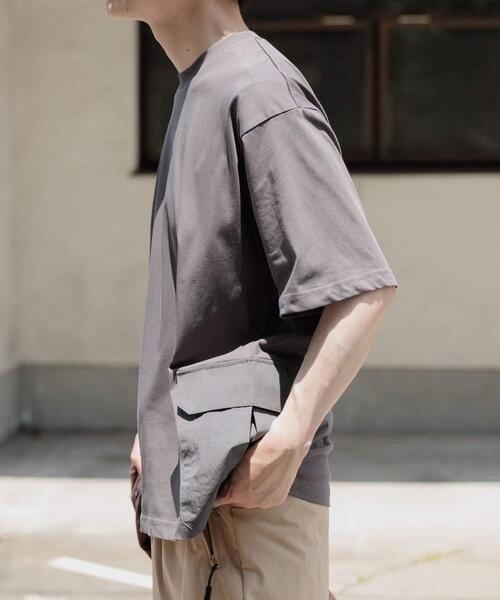 ITEMS URBANRESEARCH(アイテムズ アーバンリサーチ)の「サイドポケットキリカエクルーネックTシャツ(Tシャツ/カットソー・メンズ・ブラック/グレー系その他/カーキ/チャコールグレー/ホワイト・MEDIUM/LARGE/X-LARGE)」の11枚目の写真