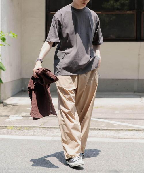 ITEMS URBANRESEARCH(アイテムズ アーバンリサーチ)の「サイドポケットキリカエクルーネックTシャツ(Tシャツ/カットソー・メンズ・ブラック/グレー系その他/カーキ/チャコールグレー/ホワイト・MEDIUM/LARGE/X-LARGE)」の12枚目の写真
