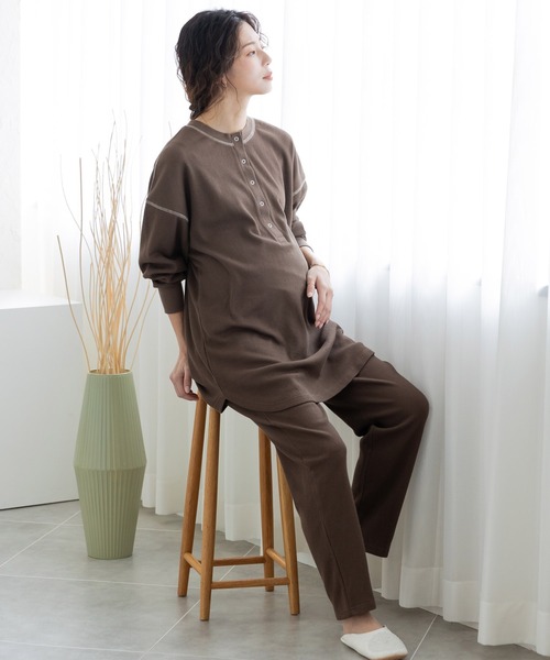 フェリシモMama(フェリシモママ)の「Moredde ワッフル素材のルームウェアセット(マタニティウェア/グッズ・レディース・ブラウン/ベージュ・M/LL/L)」の2枚目の写真