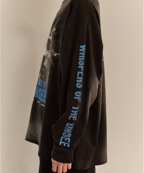 LIBERE(リベーレ)の「LIBERE リベーレ / WHISPERS OF THE UNSEEN LONG SLEEVE TEE グラフィックプリントビッグシルエットロンT / 251230(Tシャツ/カットソー・メンズ・ブラック・LARGE/MEDIUM/SMALL)」の11枚目の写真