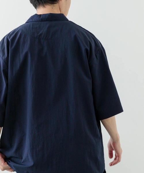 ITEMS URBANRESEARCH(アイテムズ アーバンリサーチ)の「『撥水/イージーケア/接触冷感/UVカット』タスランナイロンスナップボタンポロシャツ(ポロシャツ・メンズ・チャコールグレー/ネイビー/ブラック・LARGE/MEDIUM)」の15枚目の写真